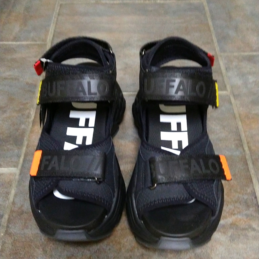Buffalo London Platform Vegan sandals-